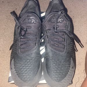 Black Nike Air 270s